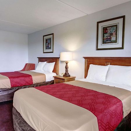 Rodeway Inn Ню Браунфелс Екстериор снимка
