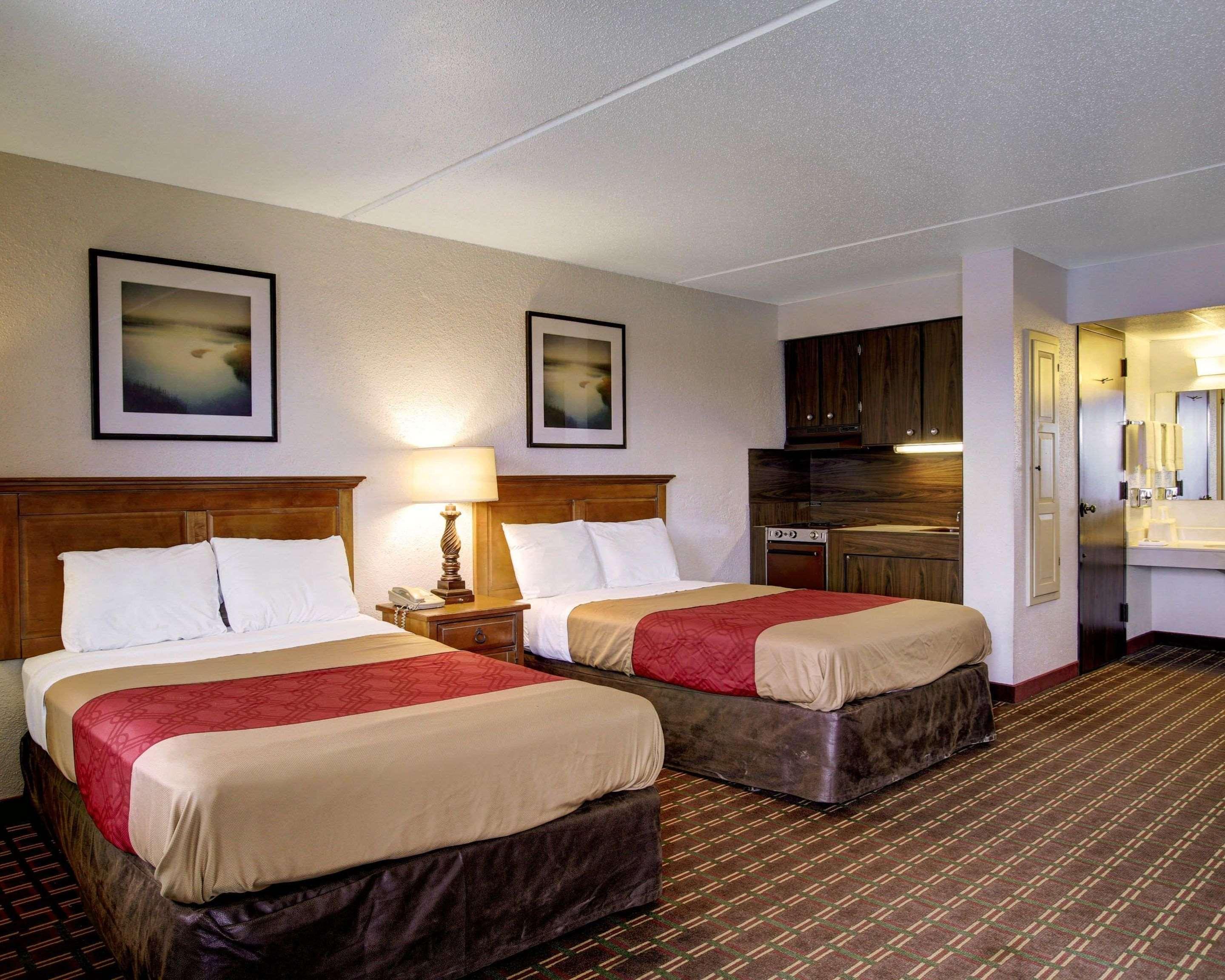 Rodeway Inn Ню Браунфелс Екстериор снимка