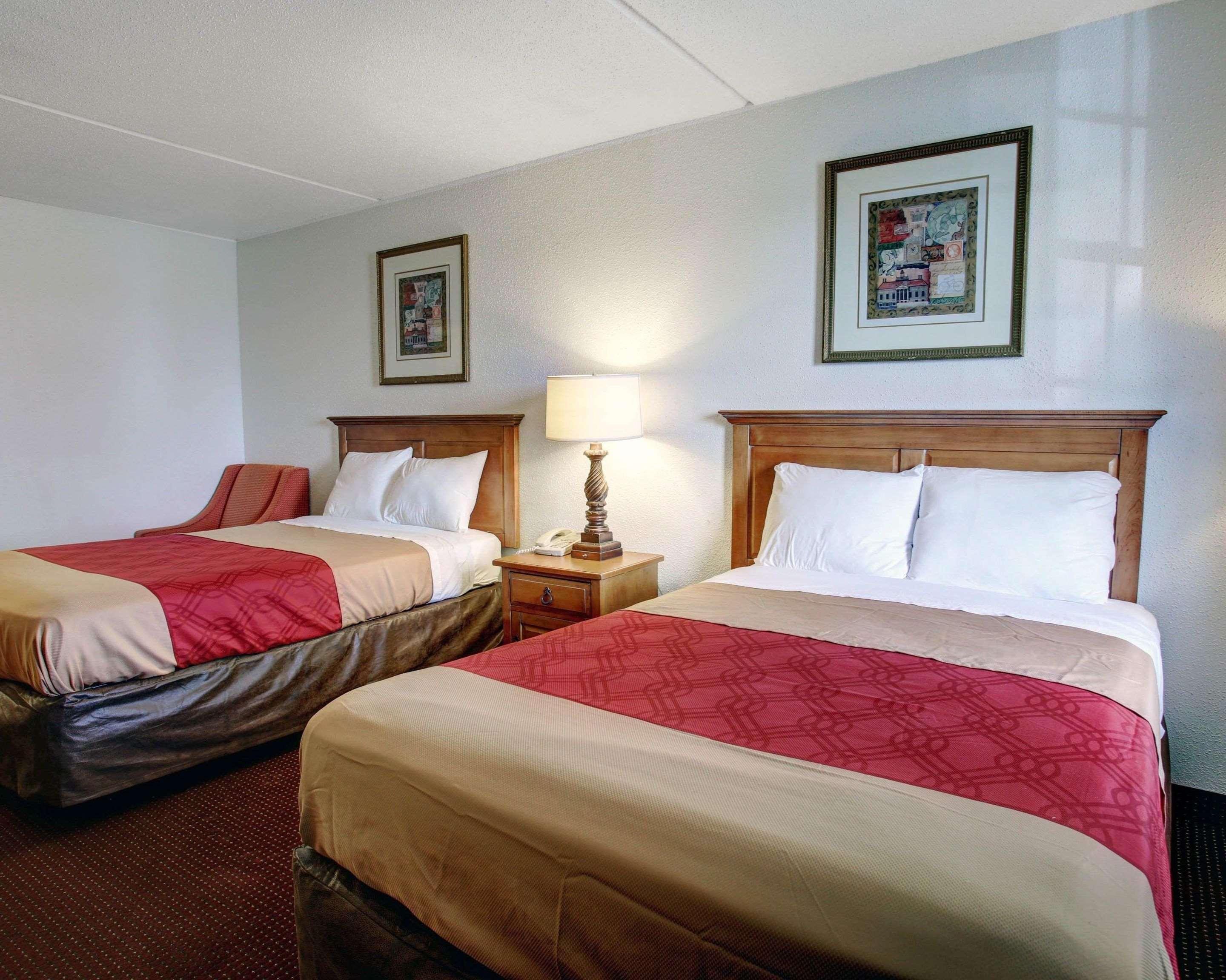 Rodeway Inn Ню Браунфелс Екстериор снимка