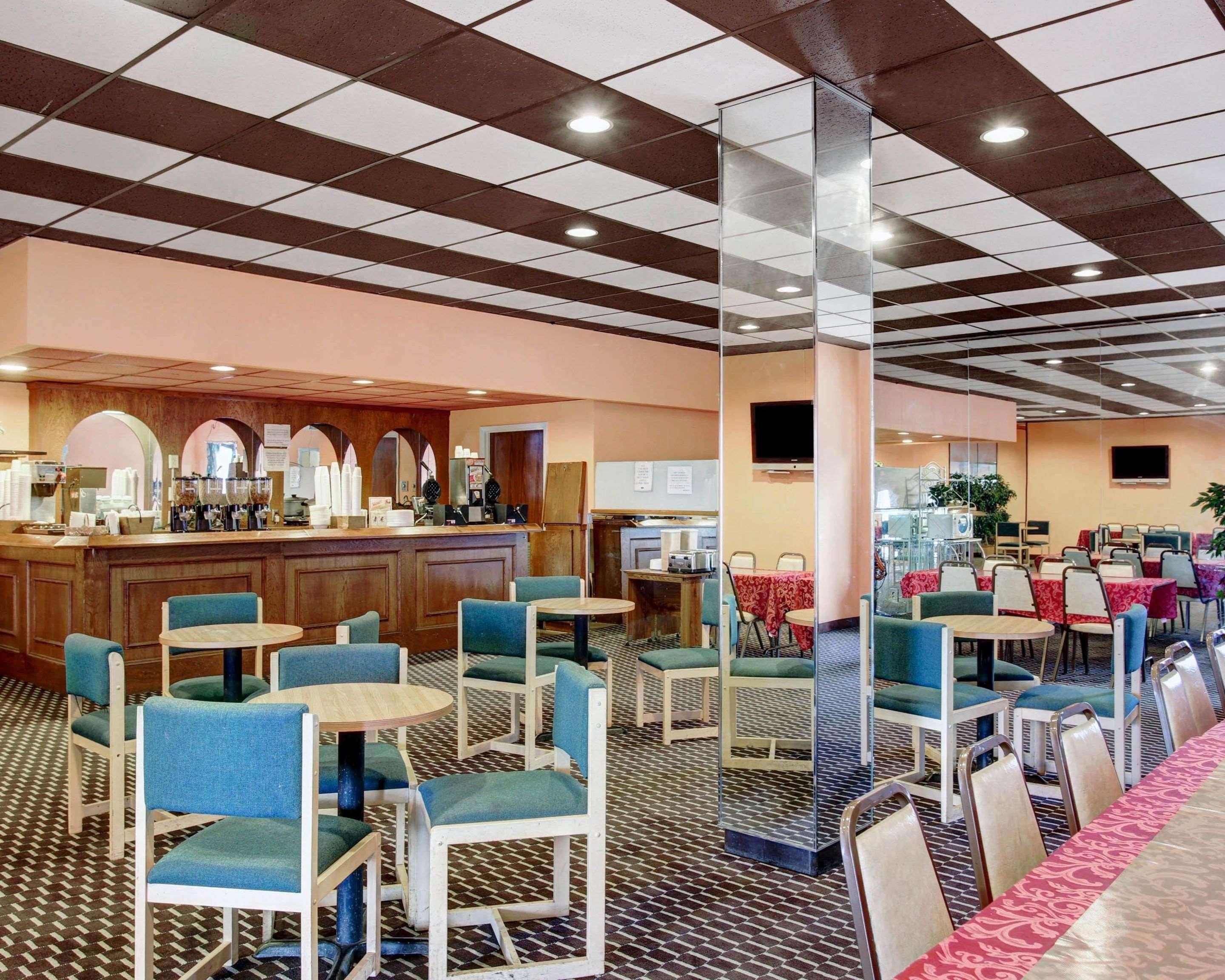 Rodeway Inn Ню Браунфелс Екстериор снимка