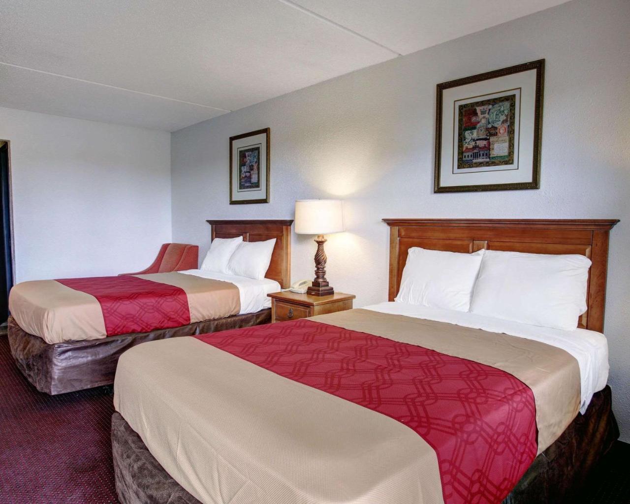 Rodeway Inn Ню Браунфелс Екстериор снимка